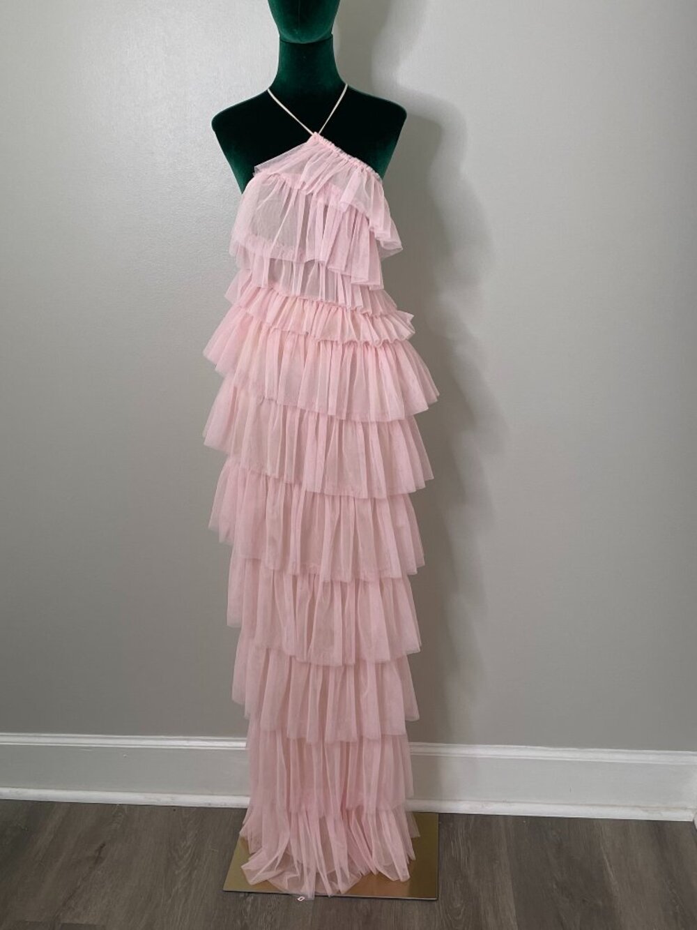 The Bar | Henri Gown